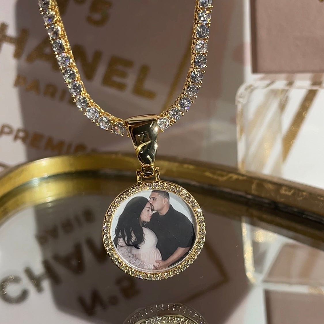 Photo necklace with couple in the center